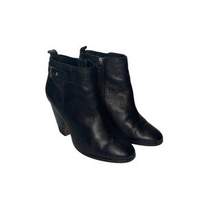 Coach Woman Shoes Size 7.5